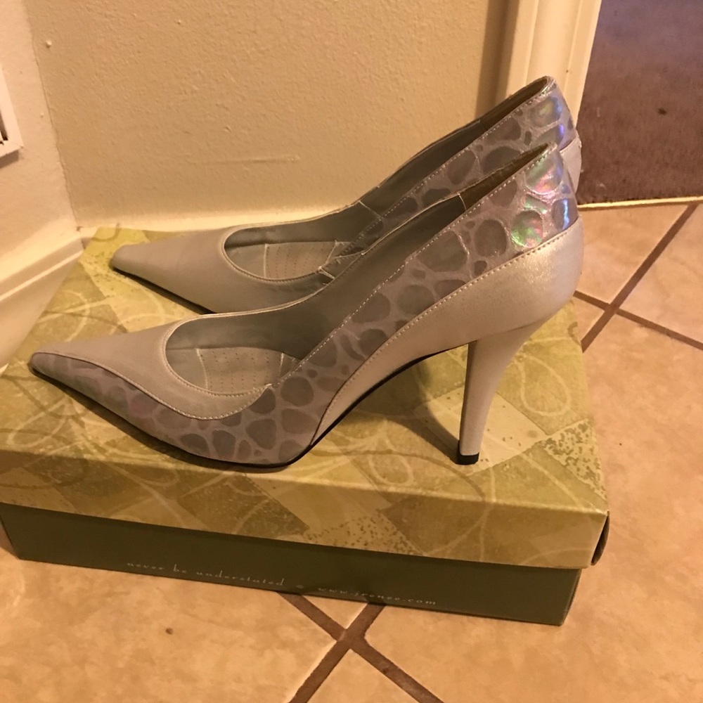 BRAND NEW 🎉 J. Renee Sz 9